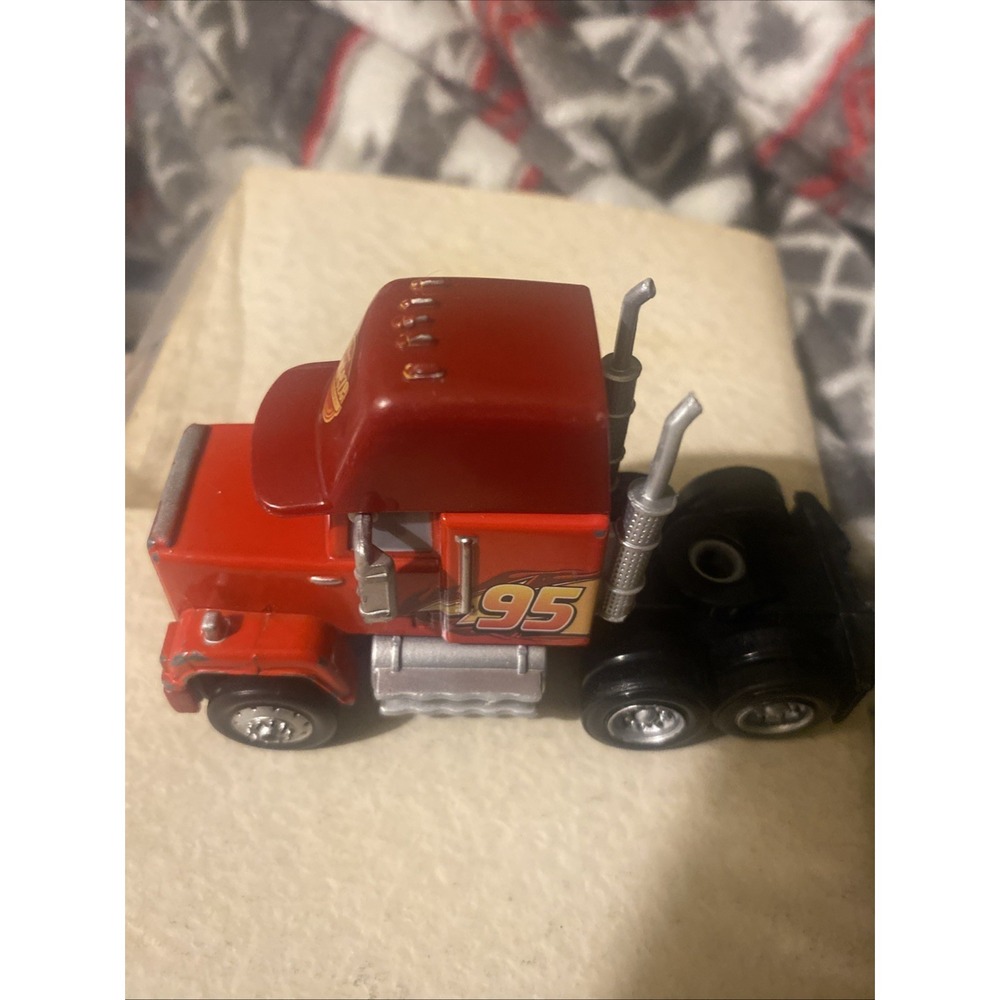 Disney/Pixar Cars Movie "MACK" #95 Red Semi Truck
